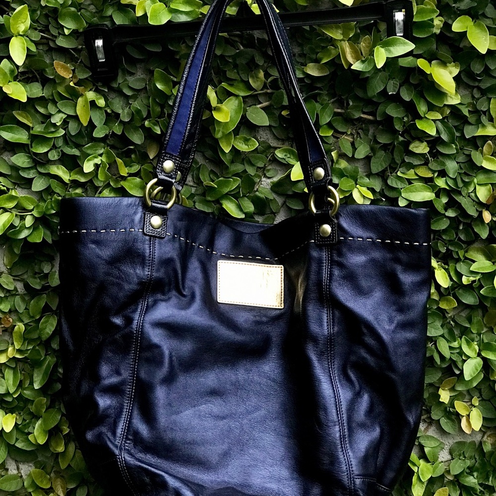 Coach Handbag (authentic) - Picture 3 of 5